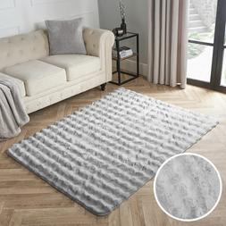 OHS Faux Fur Bubble Rug - Silver - £27